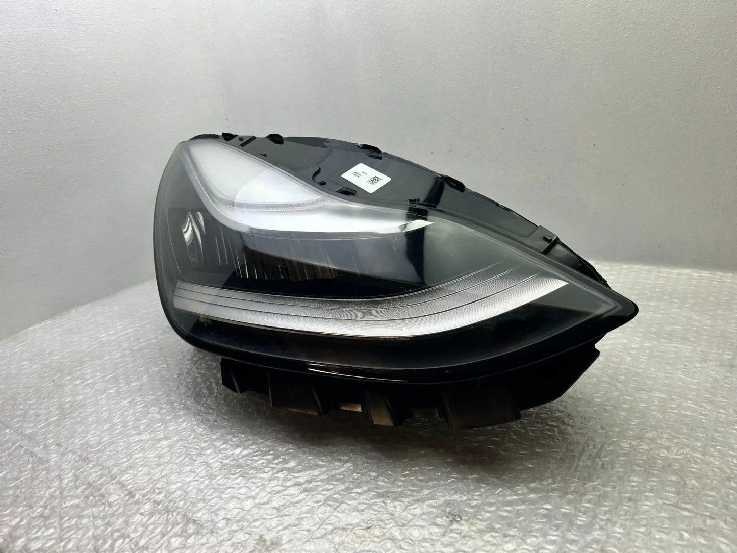 Original Tesla Model 3 LED Scheinwerfer rechts 1077376-00C