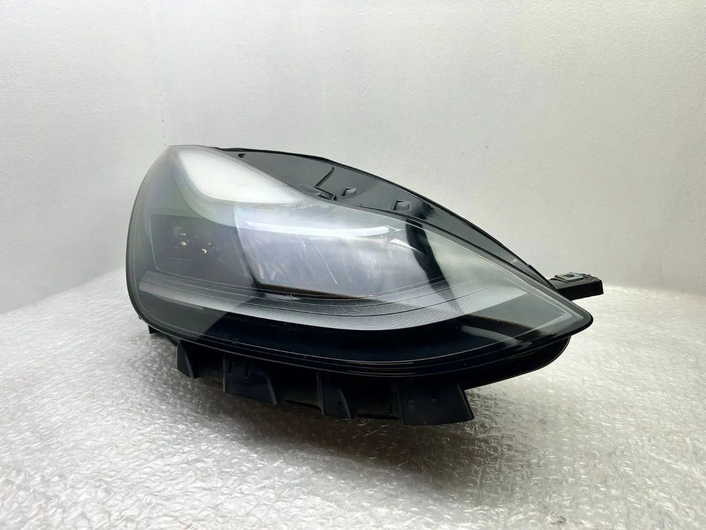 Original Tesla Model 3 LED Scheinwerfer rechts 1514953-00-D