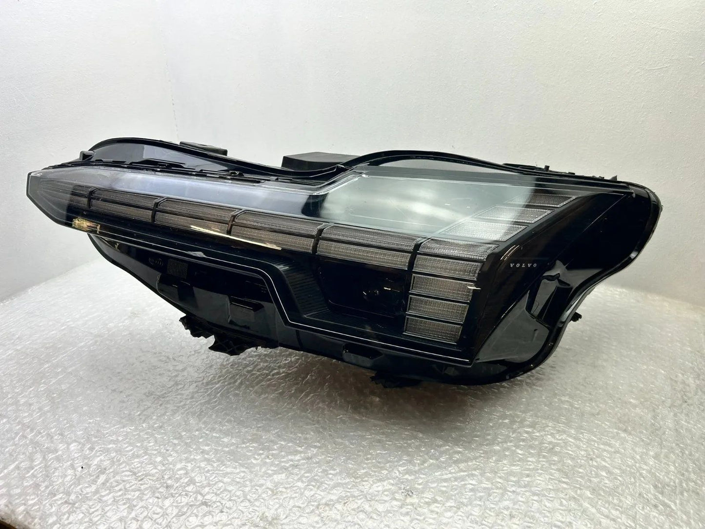 Original Volvo EX30 LED Scheinwerfer links 80000401 DEFEKT