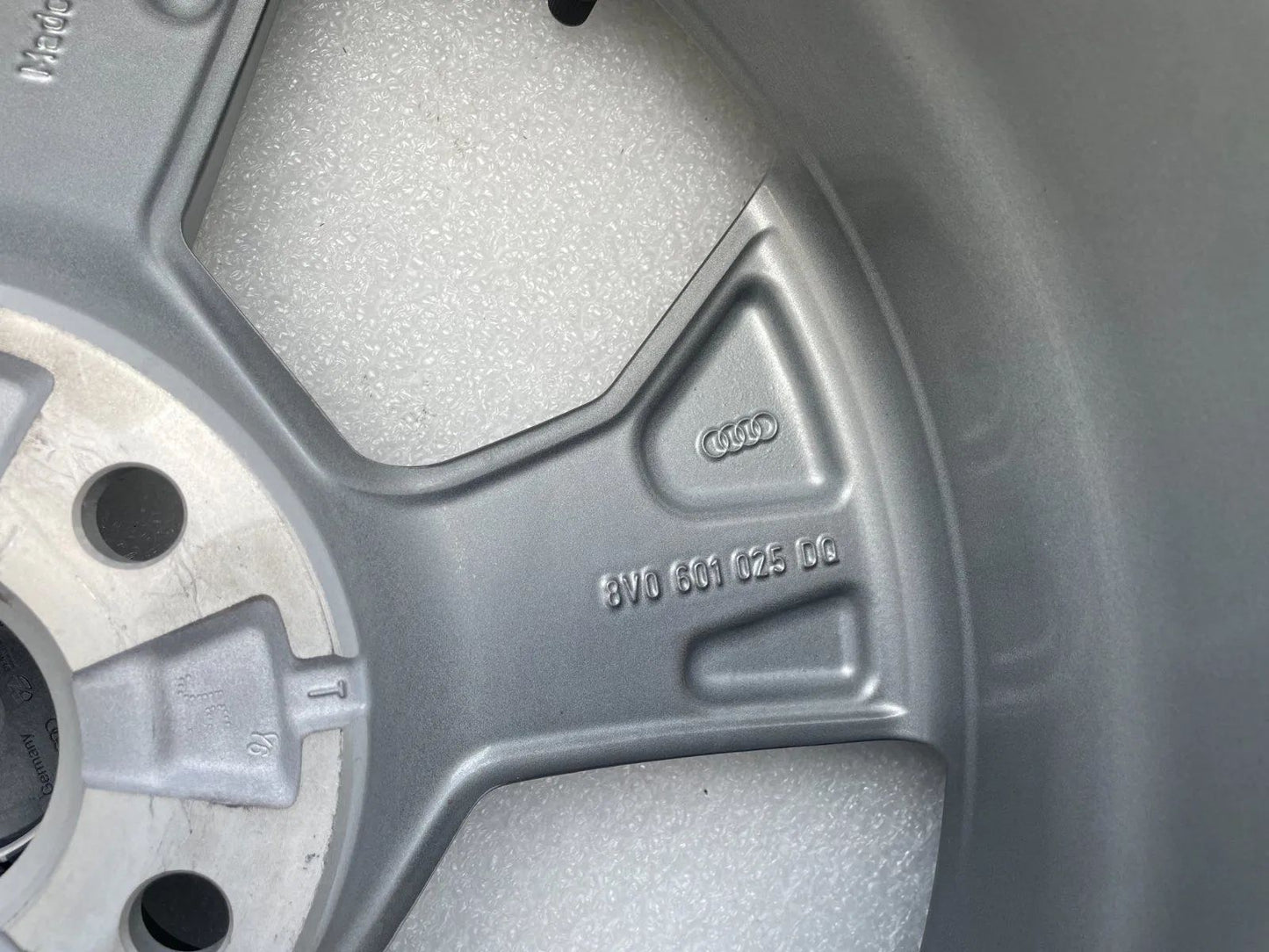 1x Audi A3 8V Ersatzrad Felge Reifen 8V0601025DQ 225/45 R17 91Y