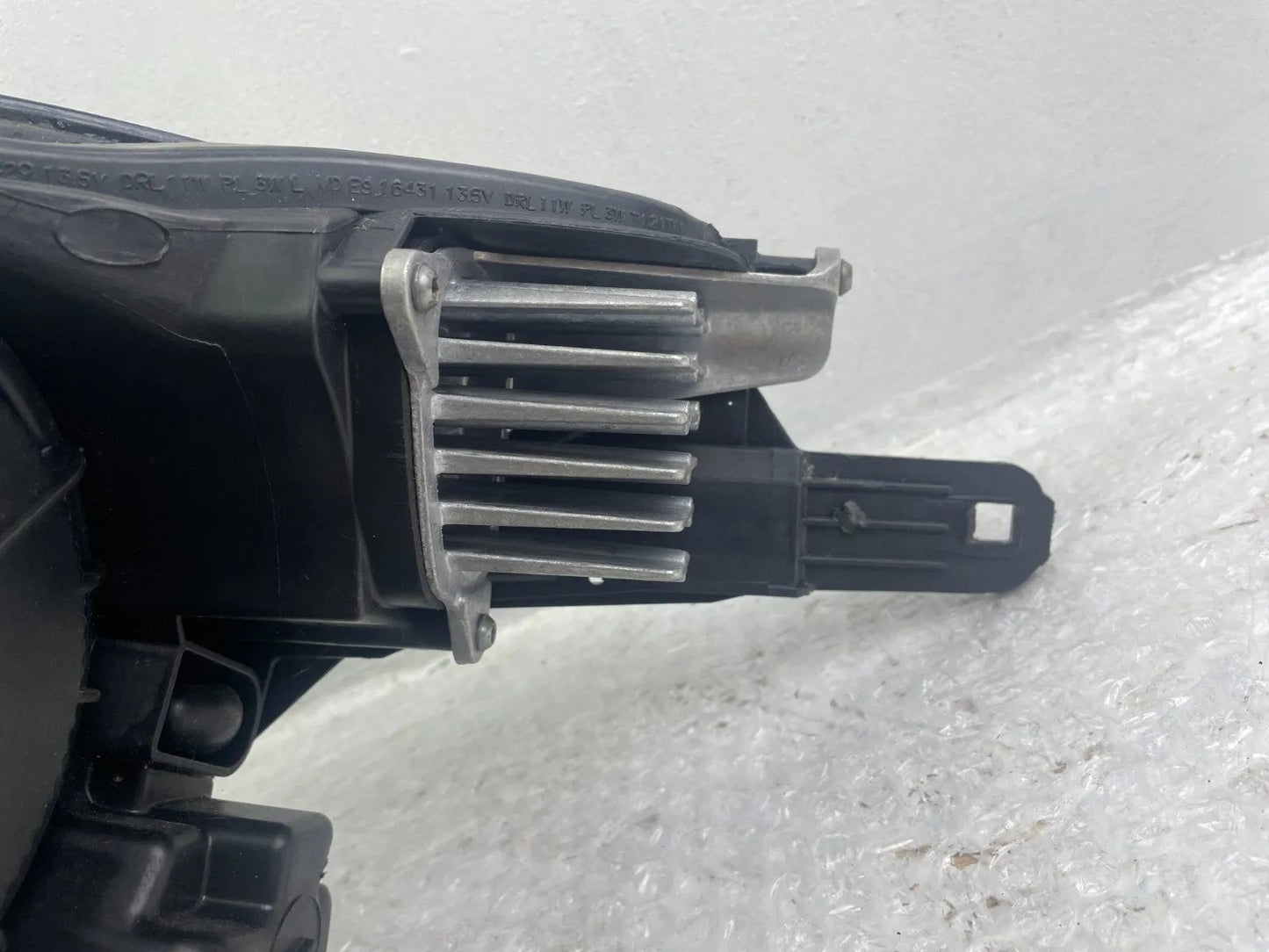 Original Opel Crossland X LED Scheinwerfer links YQ00349980