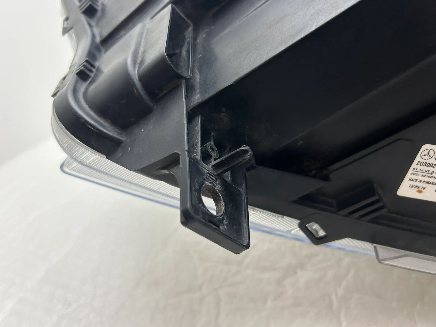 Mercedes W910 Sprinter LED Scheinwerfer links A9109065000