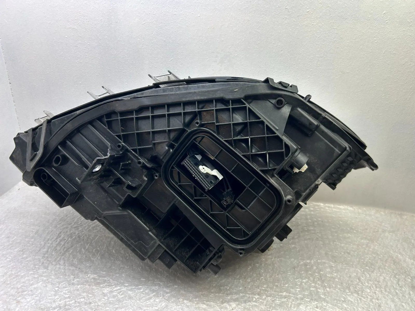 Original Mercedes W246 GLA Scheinwerfer links A2479063505