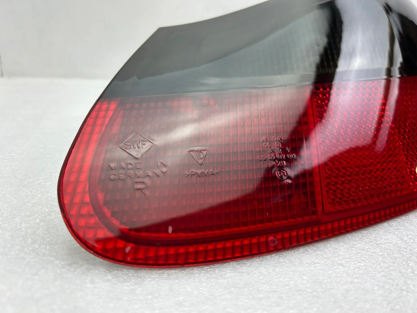 Porsche Boxster 986 Rückleuchte rechts links schwarz 98663140303