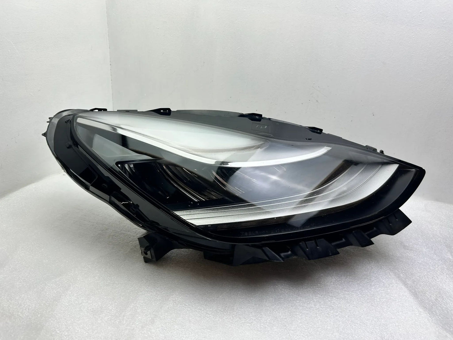 Original Tesla Model 3 LED Scheinwerfer rechts 1077376-00-C