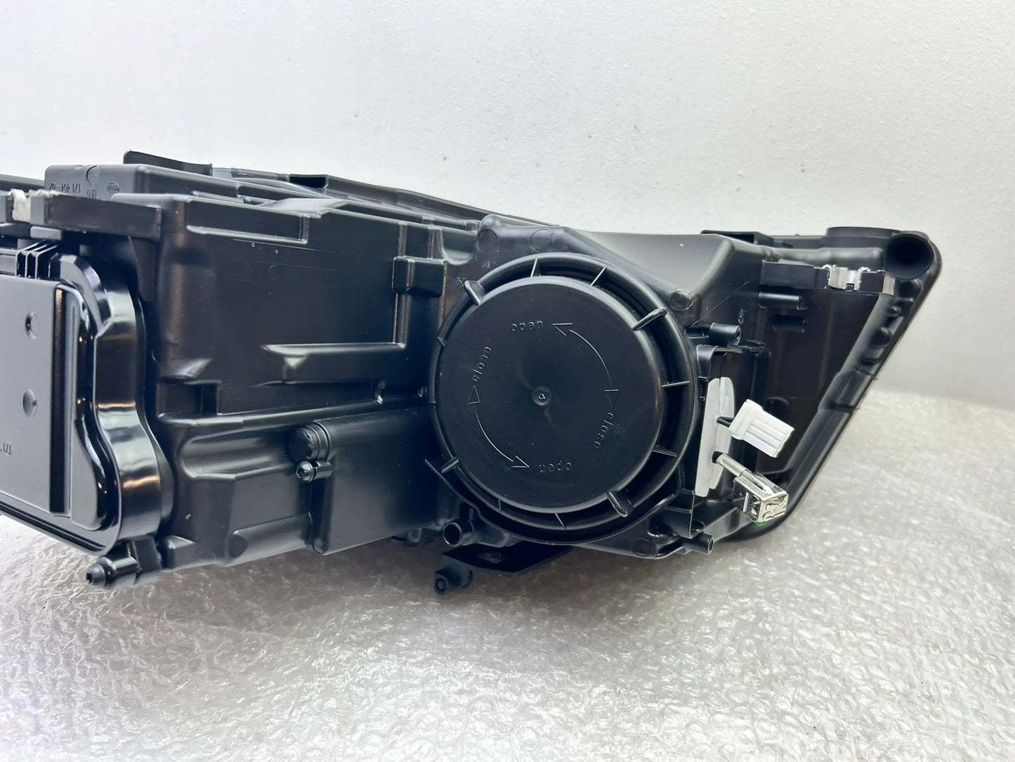 NEU Original Audi A8 4H Xenon Scheinwerfer rechts 4H0941030M