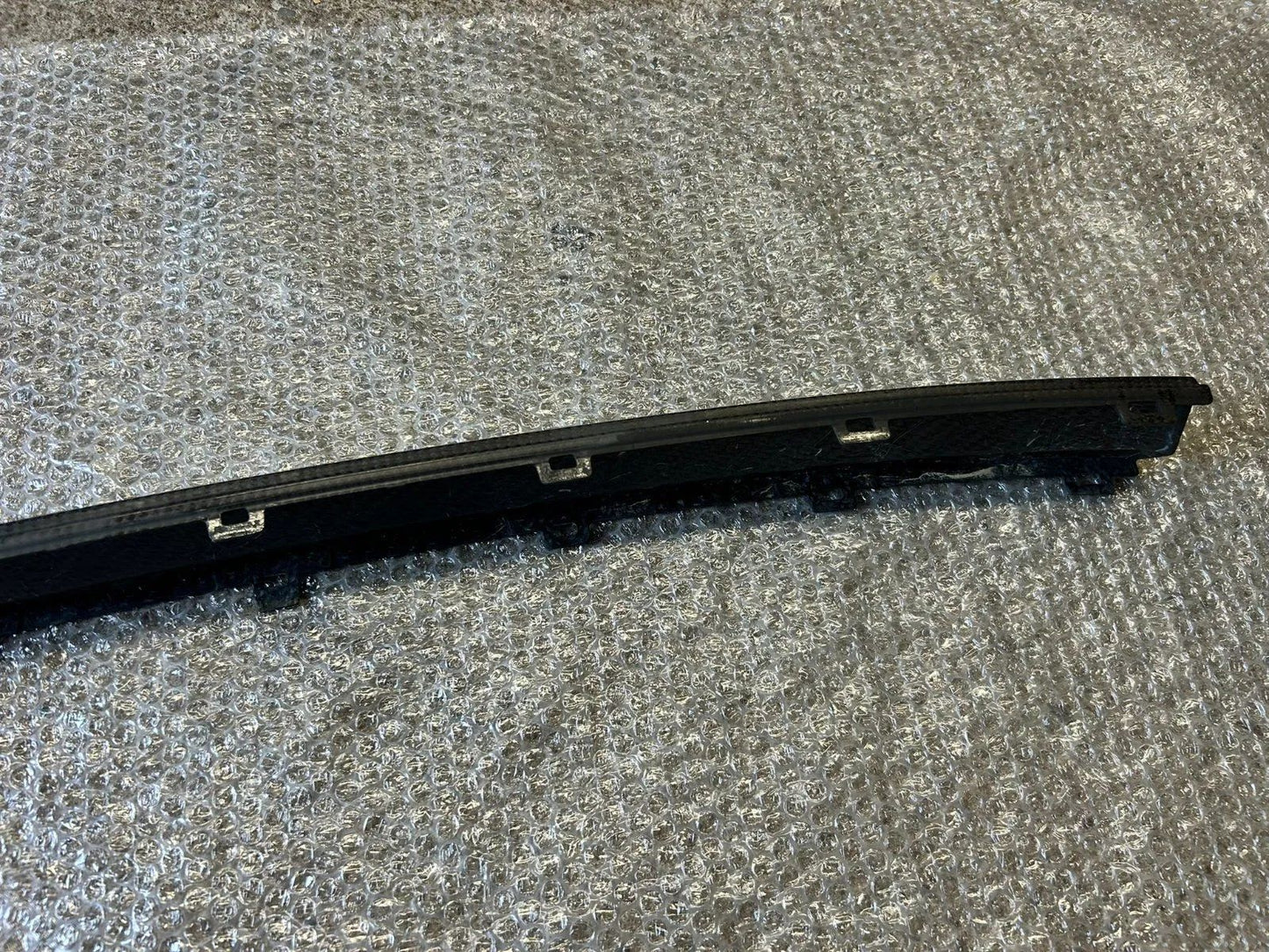 Audi E-tron GT Carbon Blende Leiste Heckstoßstange 4J3807833A 3Q0