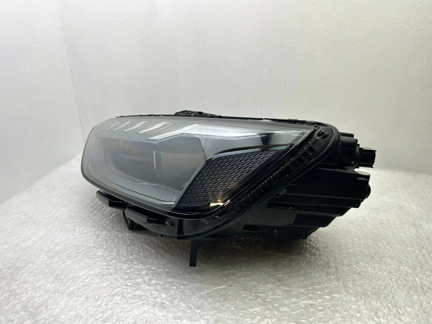 Audi RS4 B9 LED Scheinwerfer Matrix schwarz links 8W0941035J