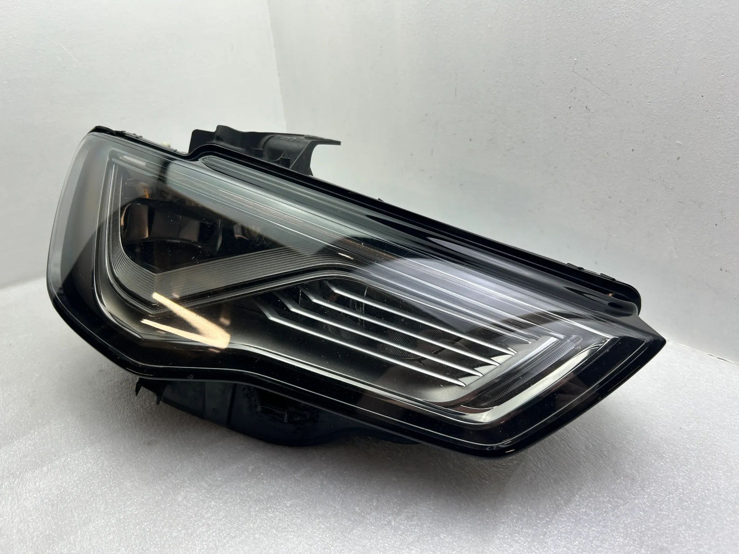 Original Audi A3 8V Matrix Voll LED Scheinwerfer rechts 8V0941034