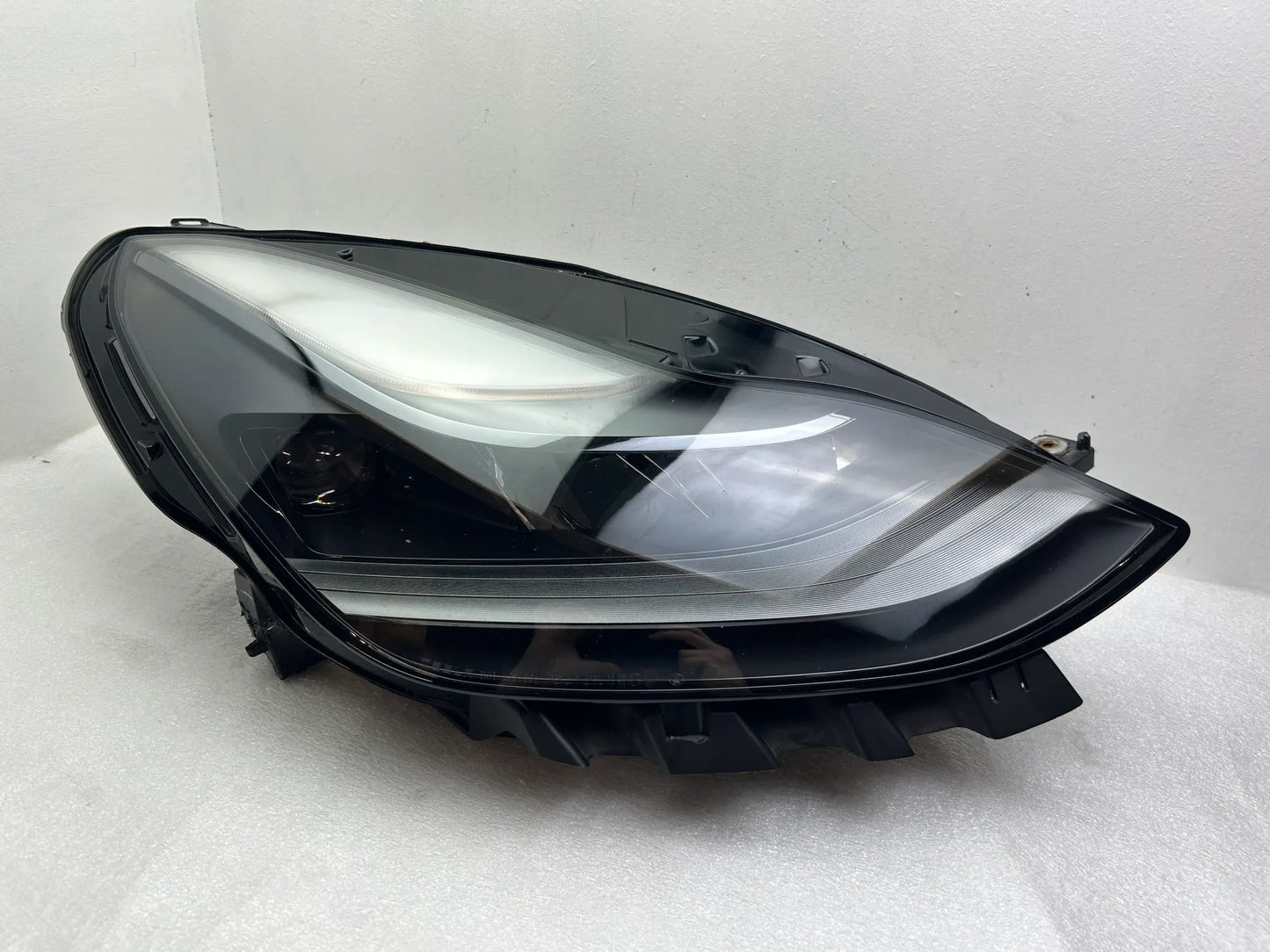 Original Tesla Model 3 LED Scheinwerfer rechts 1514953-00-D
