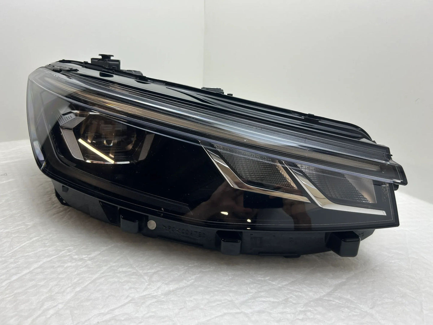 Original VW Passat B9 LED Scheinwerfer rechts 3J1941006
