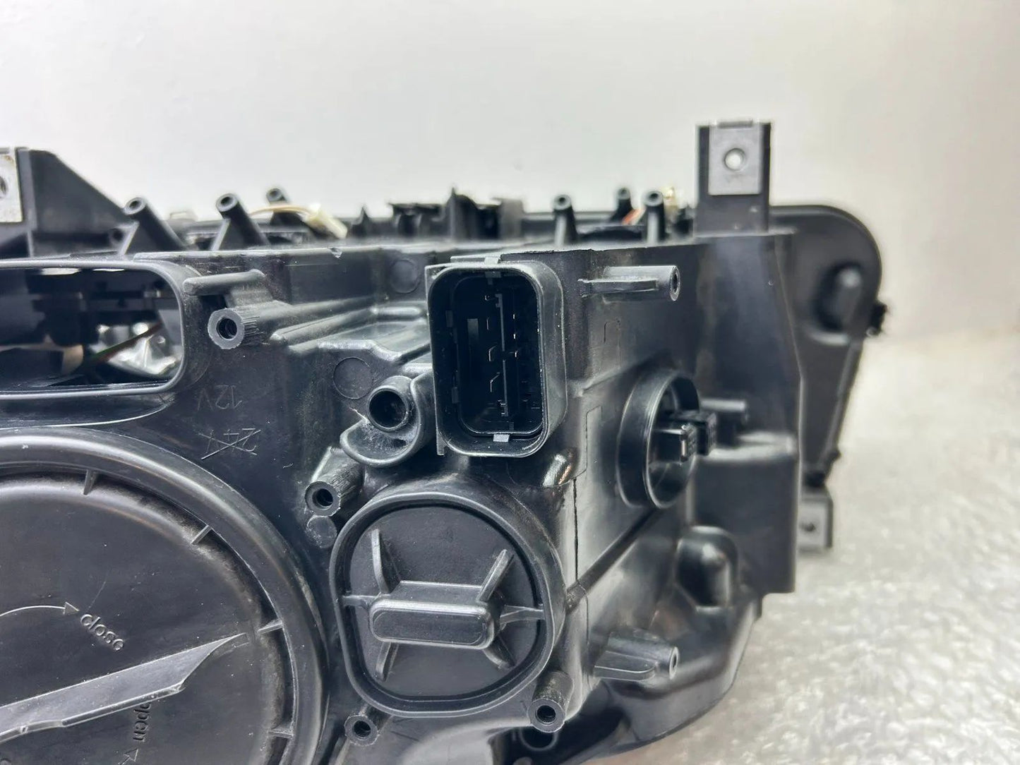 Original BMW 5er F10 F11 Xenon Scheinwerfer rechts 7203246