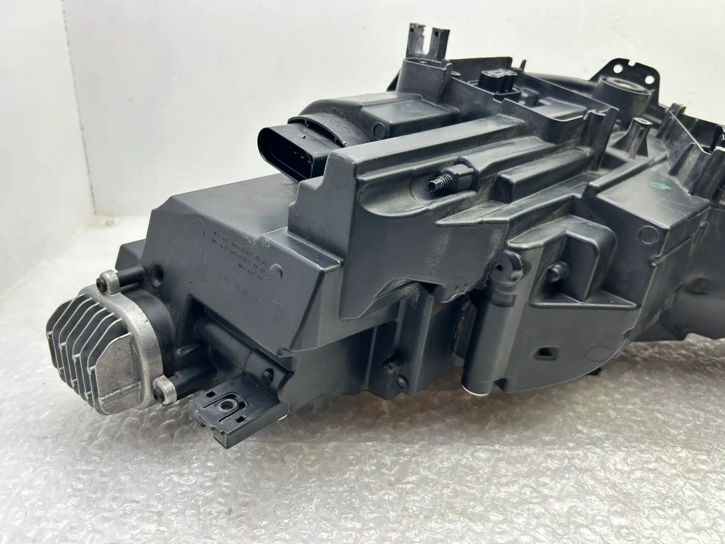 Original Audi A4 B9 8W LED Scheinwerfer rechts 8W0941784