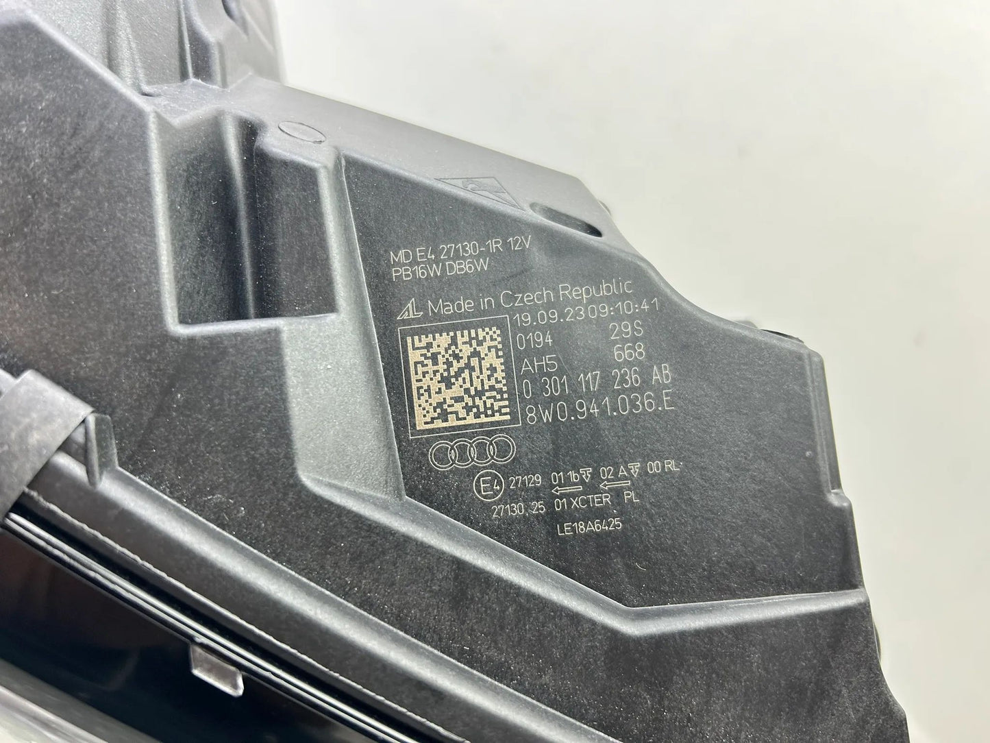 Original Audi A4 B9 8W LED Matrix Scheinwerfer rechts 8W0941036E