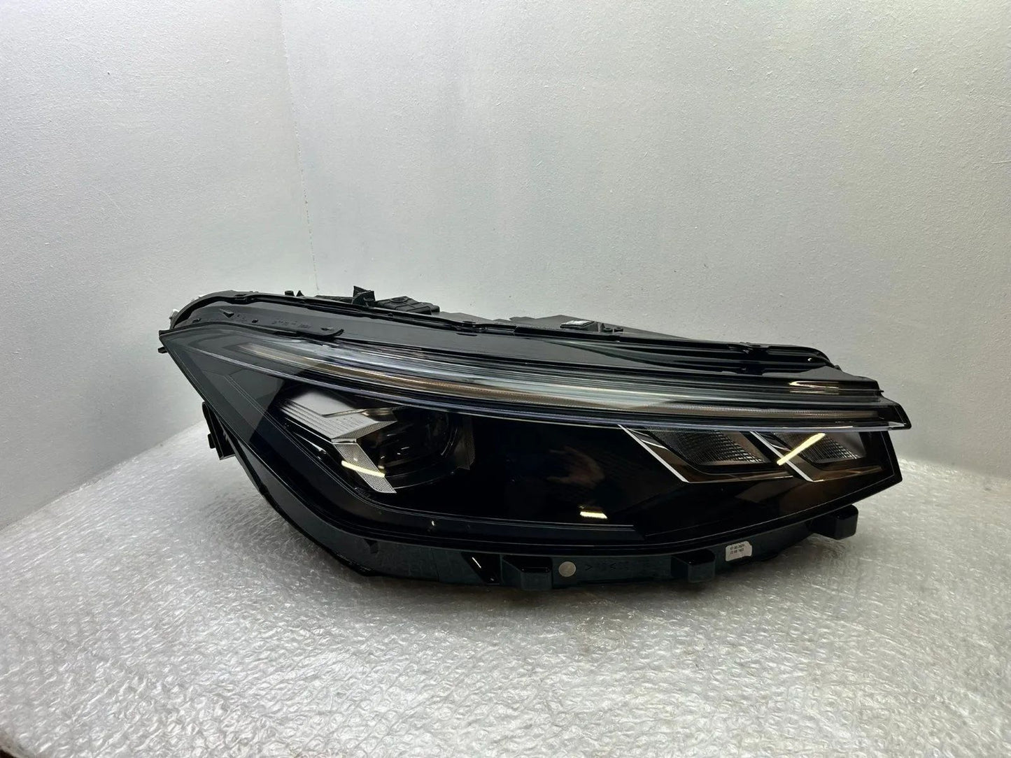 Original VW Passat B9 LED Scheinwerfer rechts 3J1941006