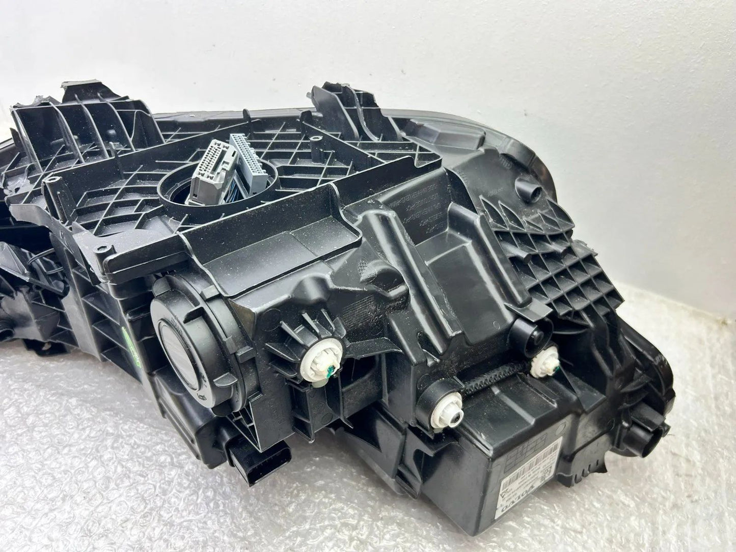 Original Volvo EX30 LED Scheinwerfer links 80000401 DEFEKT