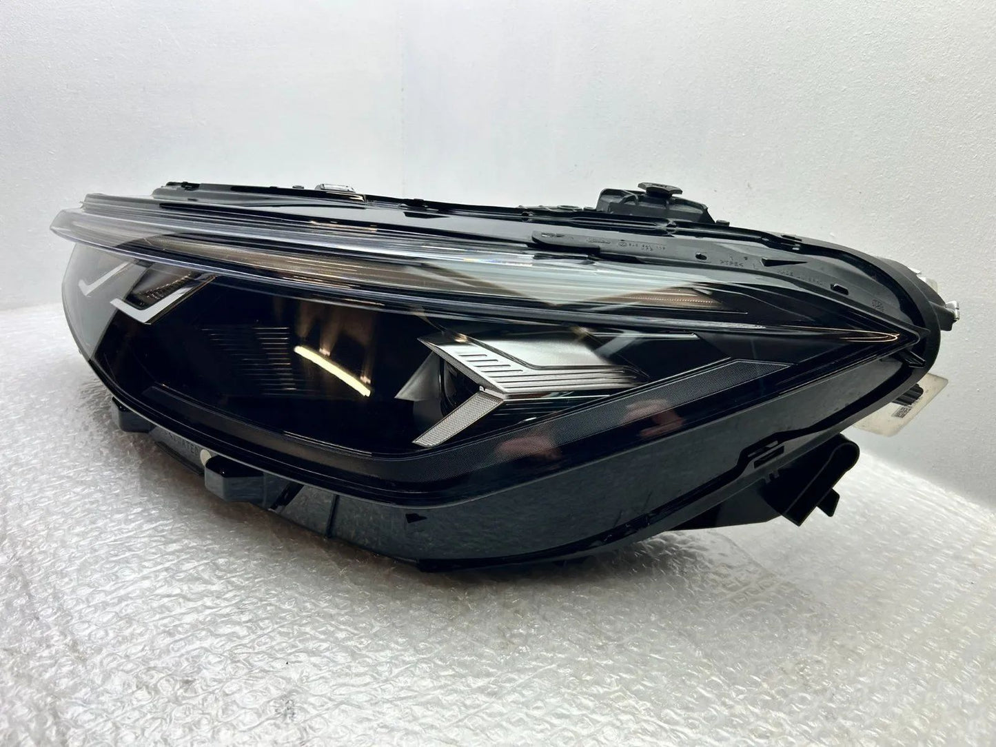 Original VW Passat B9 LED Scheinwerfer links 3J1941005
