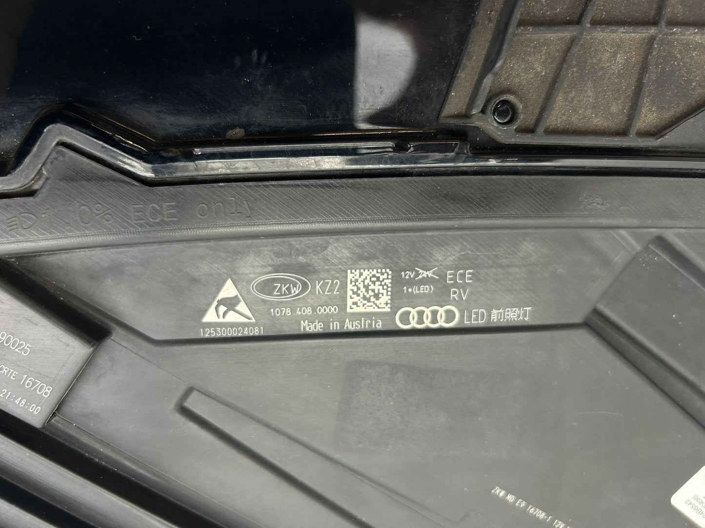 Original Audi Q8 SQ8 LED Matrix Scheinwerfer rechts 4M8941036