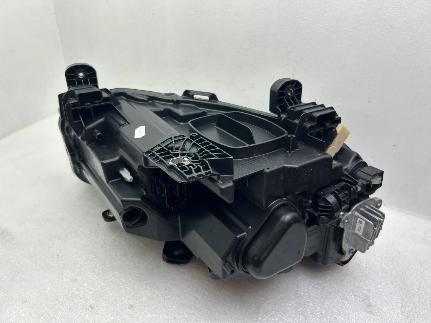 Original Audi Q2 81A LED Scheinwerfer links 81A941011C