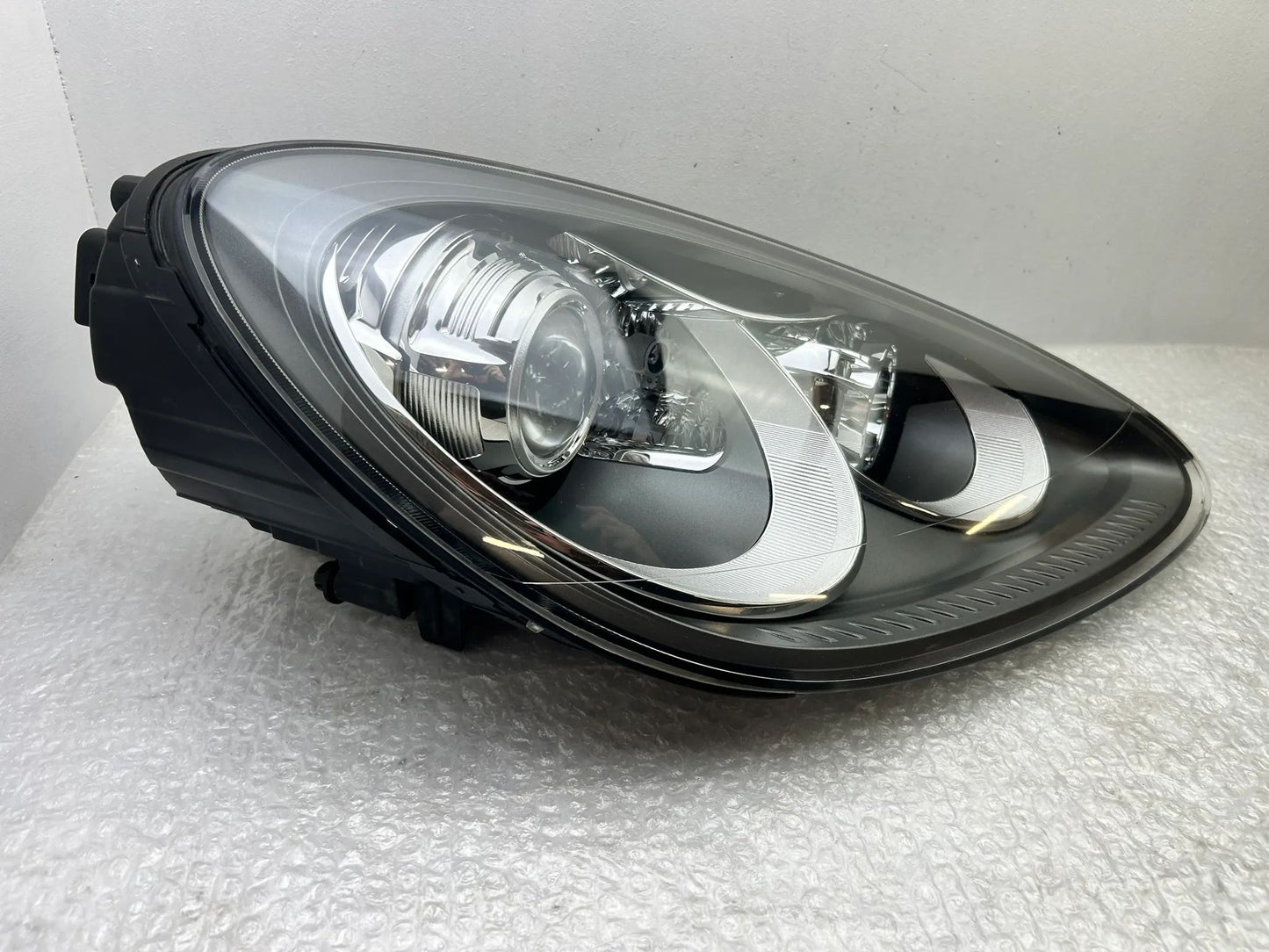 Original Porsche Cayenne Xenon Scheinwerfer rechts 7P5941032P