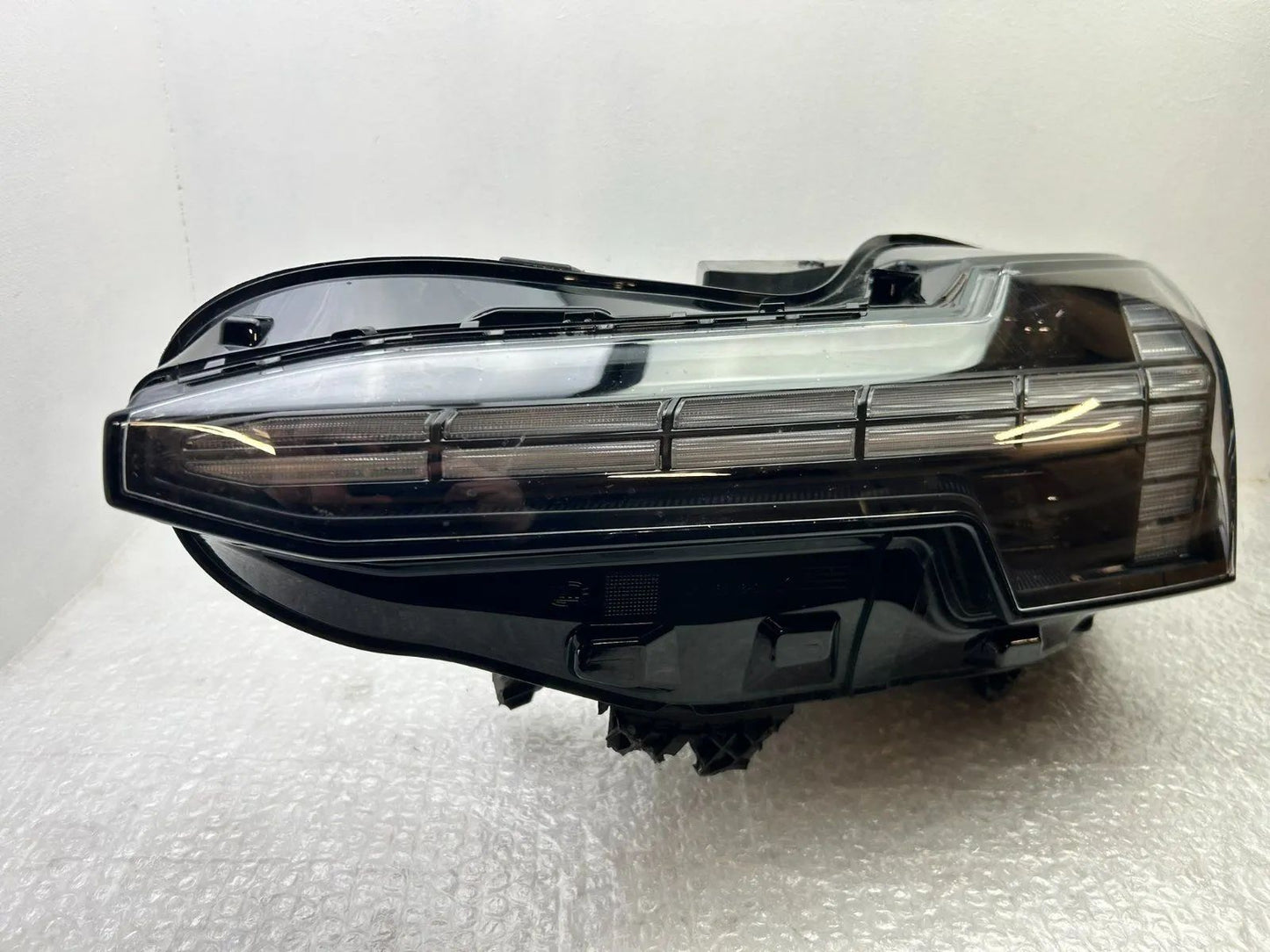 Original Volvo EX30 LED Scheinwerfer links 80000401 DEFEKT