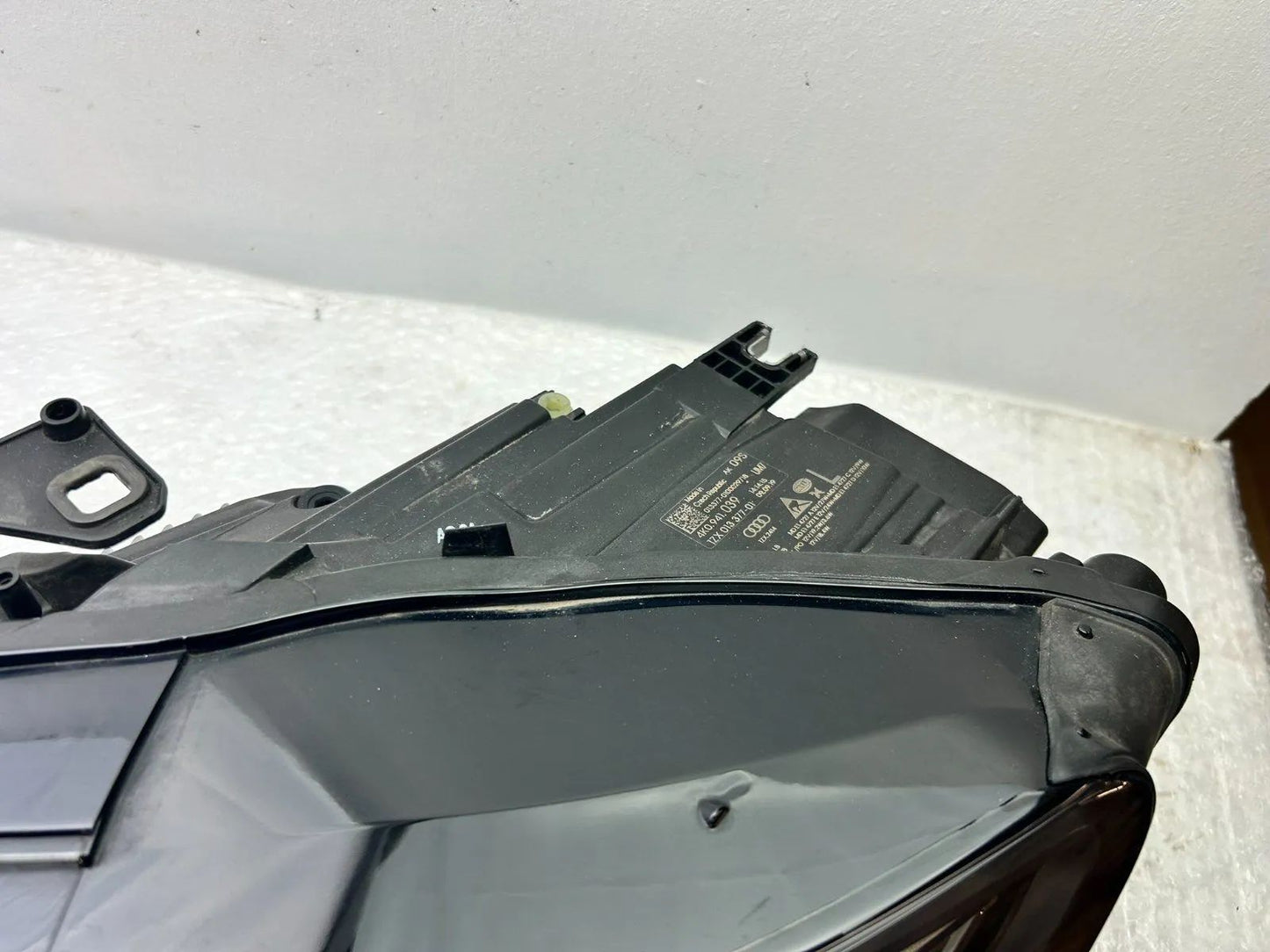 Original Audi A6 C8 4K LED Scheinwerfer links 4K0941039
