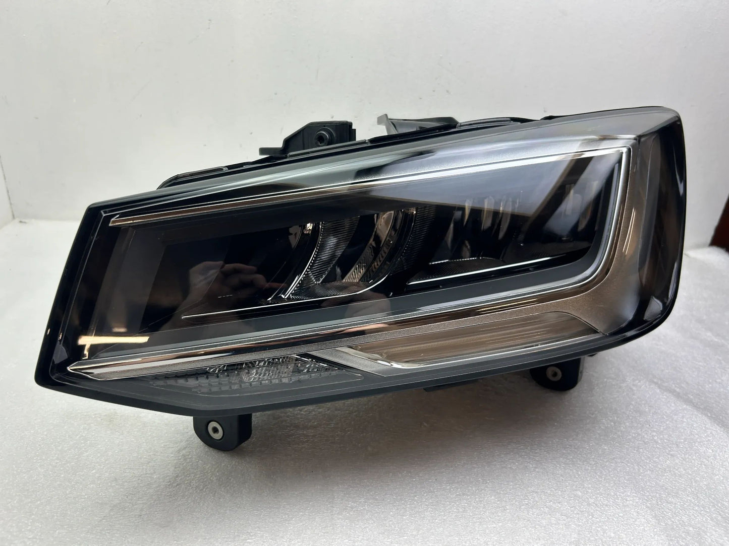 Original Audi Q2 81A LED Scheinwerfer links 81A941011C