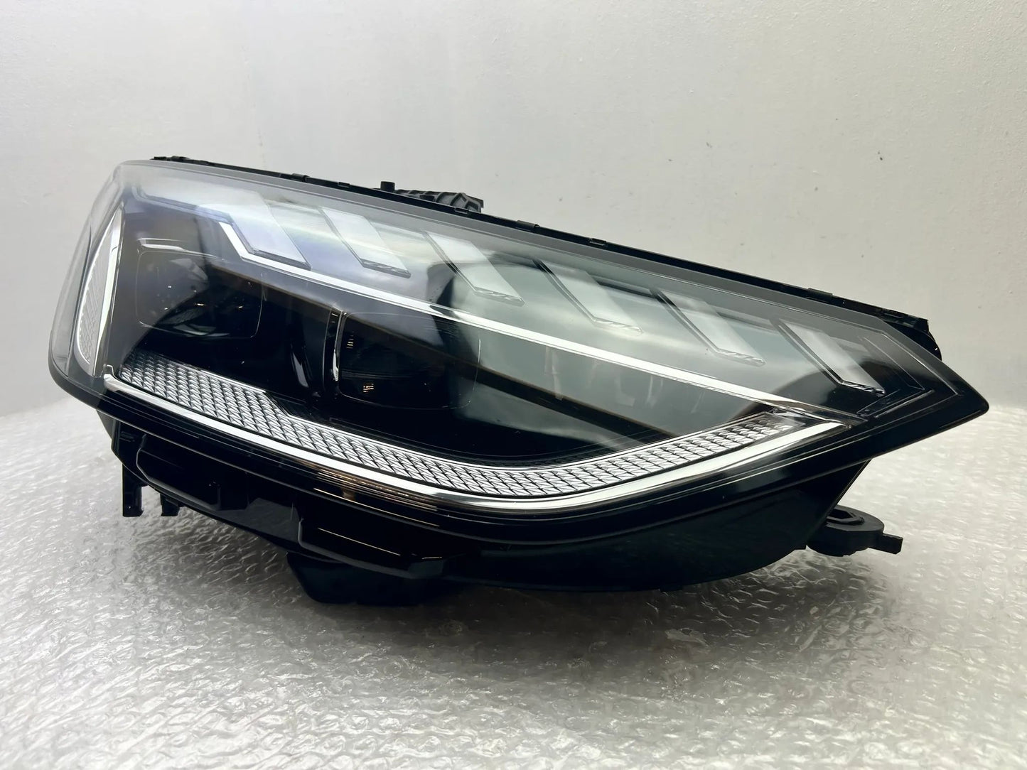 Original Audi A4 B9 8W LED Matrix Scheinwerfer rechts 8W0941036E