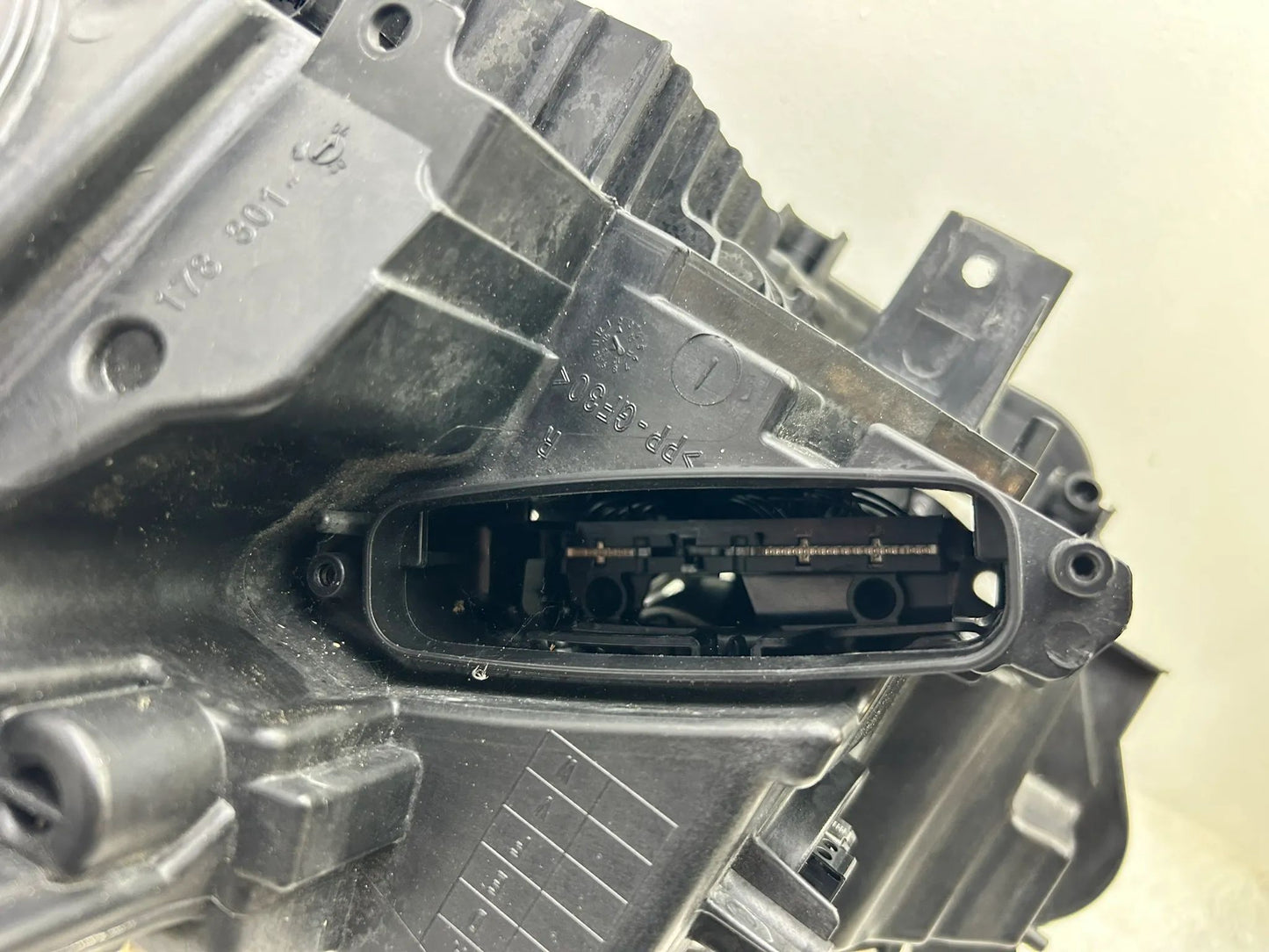 Original BMW 1er F20 F21 Xenon Scheinwerfer rechts 7229678