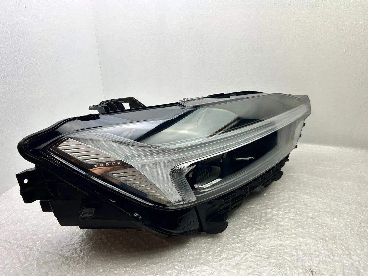 Volvo XC60 II LED Scheinwerfer Frontscheinwerfer rechts 32404710
