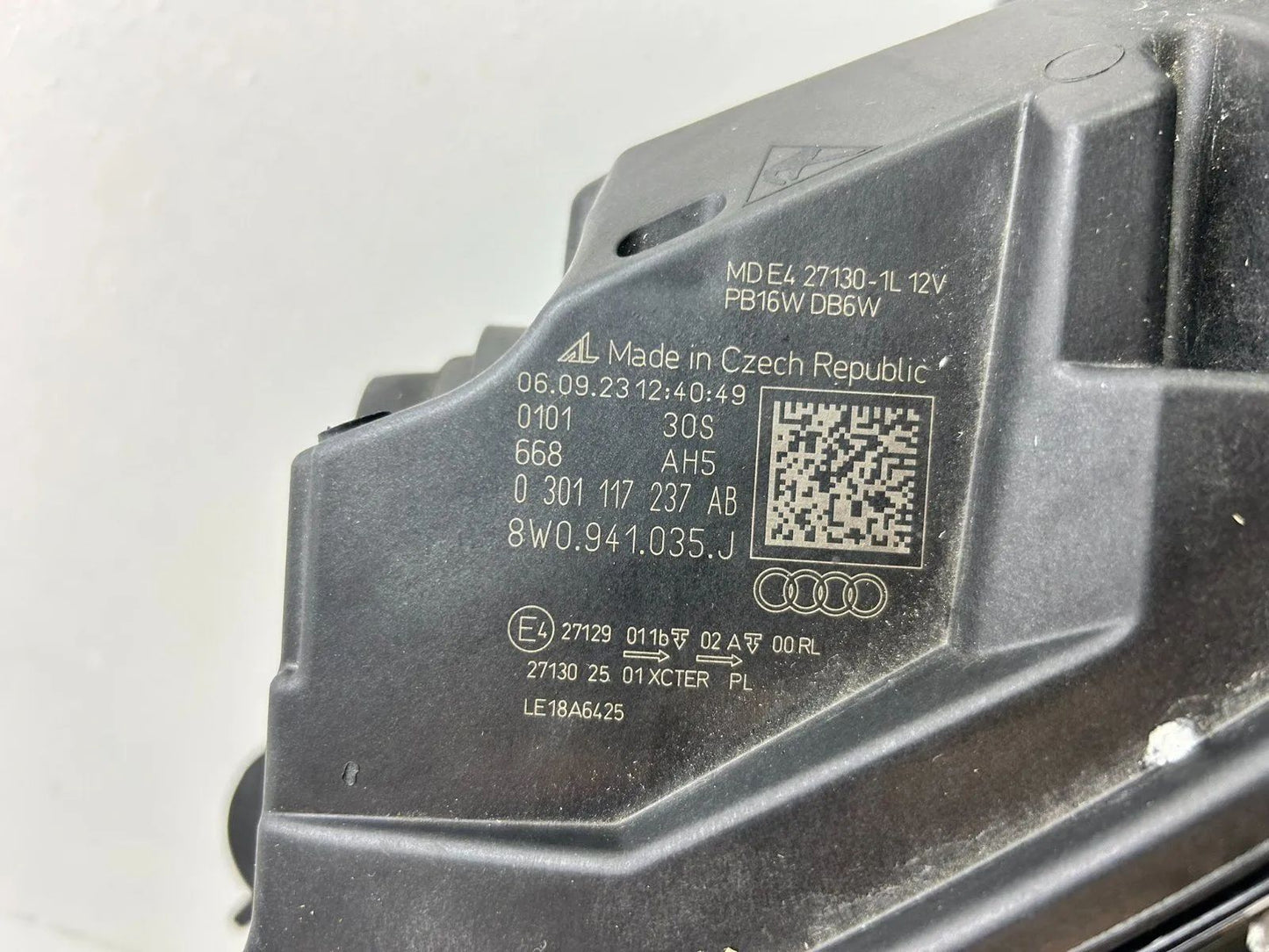Audi RS4 B9 LED Scheinwerfer Matrix schwarz links 8W0941035J
