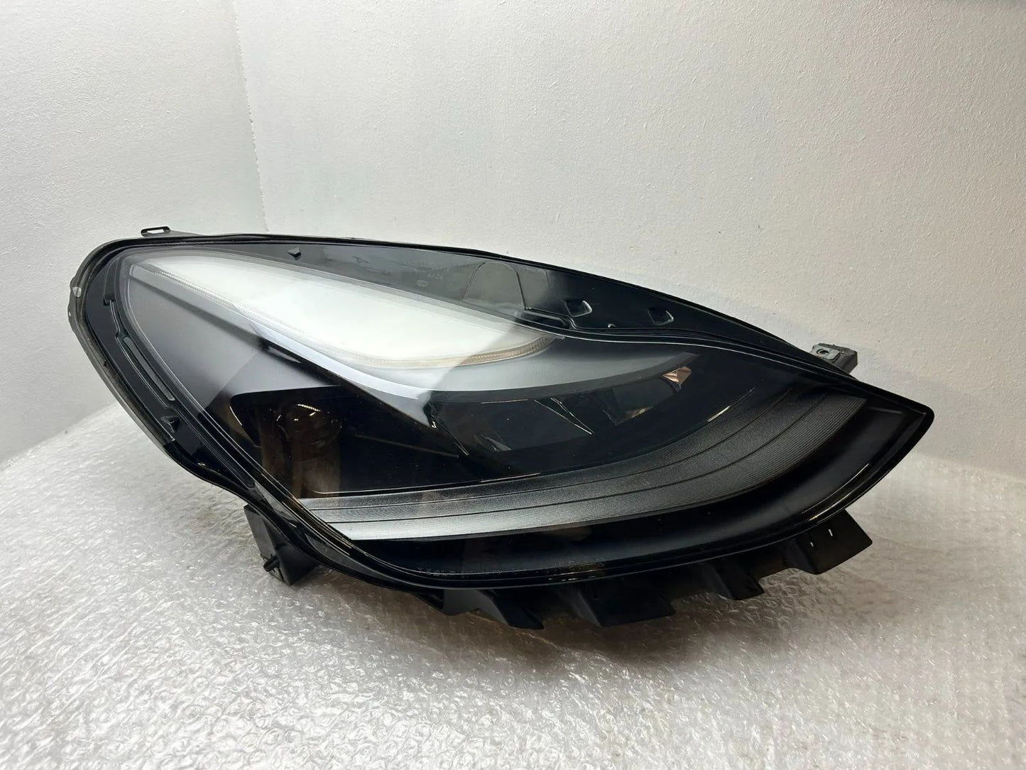 Original Tesla Model 3 LED Scheinwerfer rechts 1514953-00-D