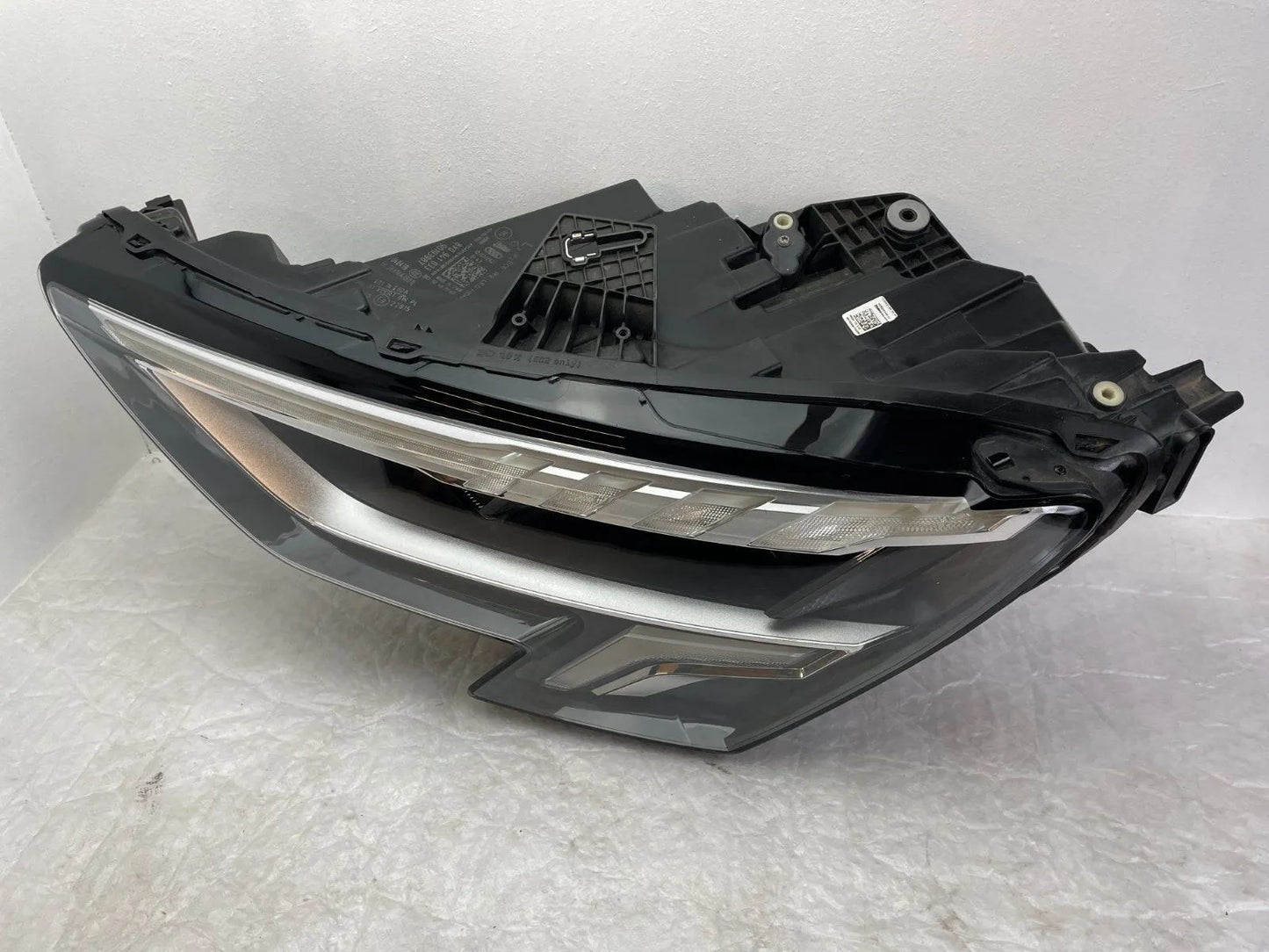 Original Audi A3 8Y LED Scheinwerfer links 8Y0941033