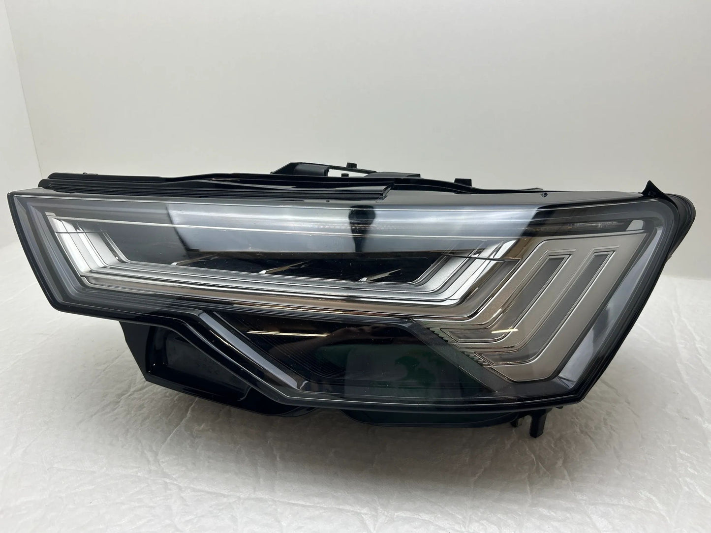 Original Audi A6 C8 4K LED Scheinwerfer links 4K0941035