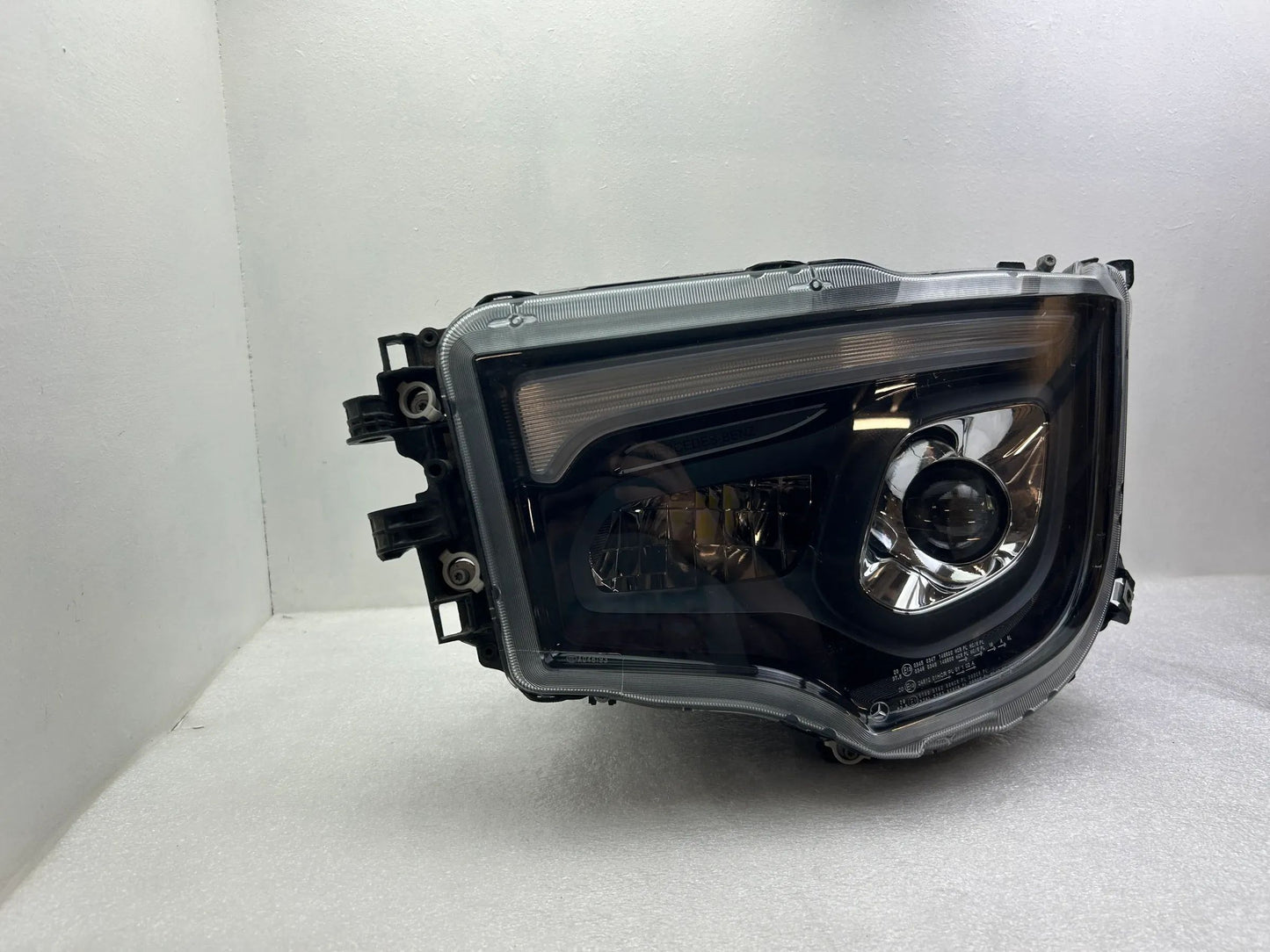 Original Mercedes Actros LED Scheinwerfer links A9618203459