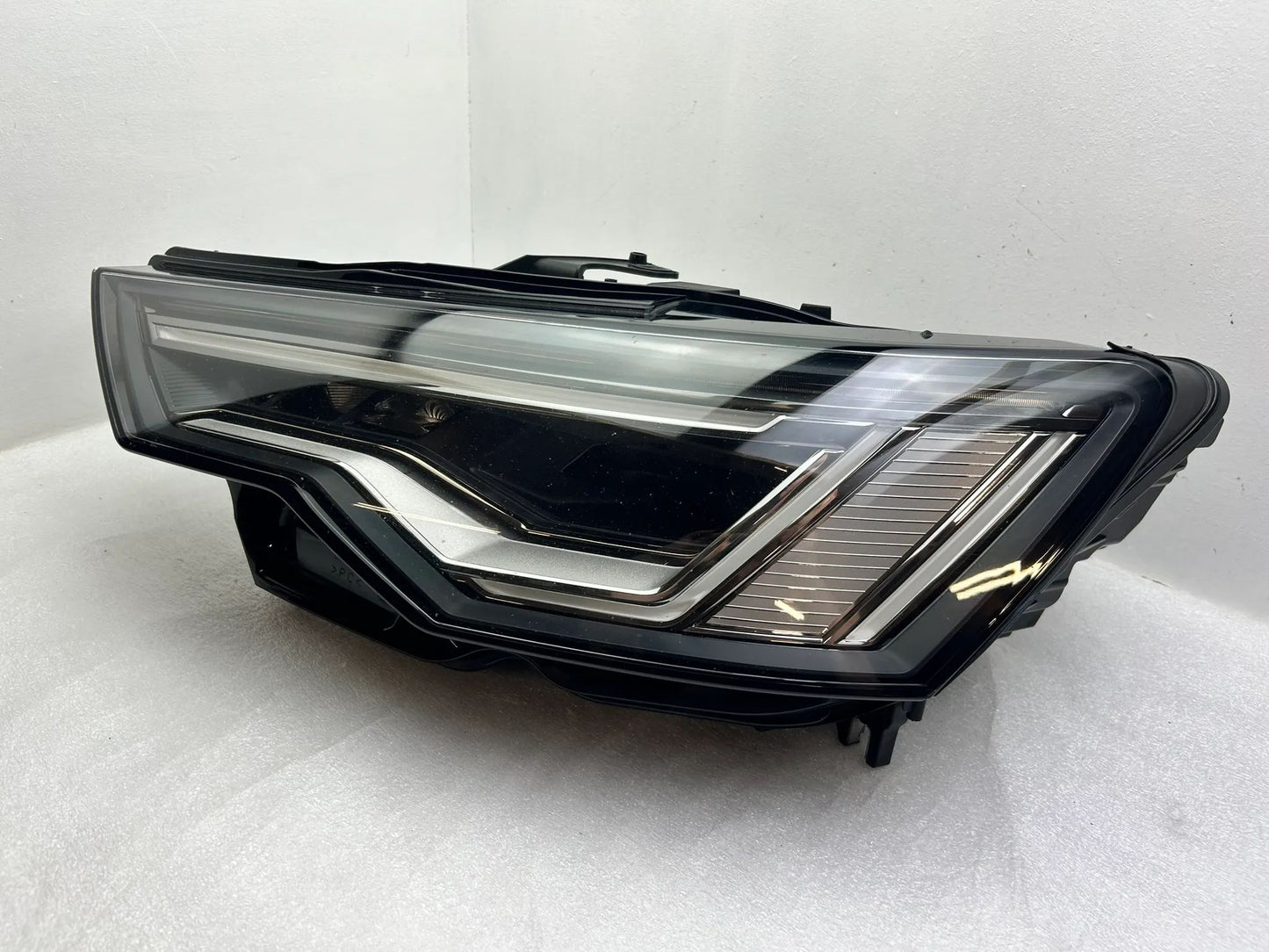 Original Audi A6 C8 4K LED Scheinwerfer links 4K0941039