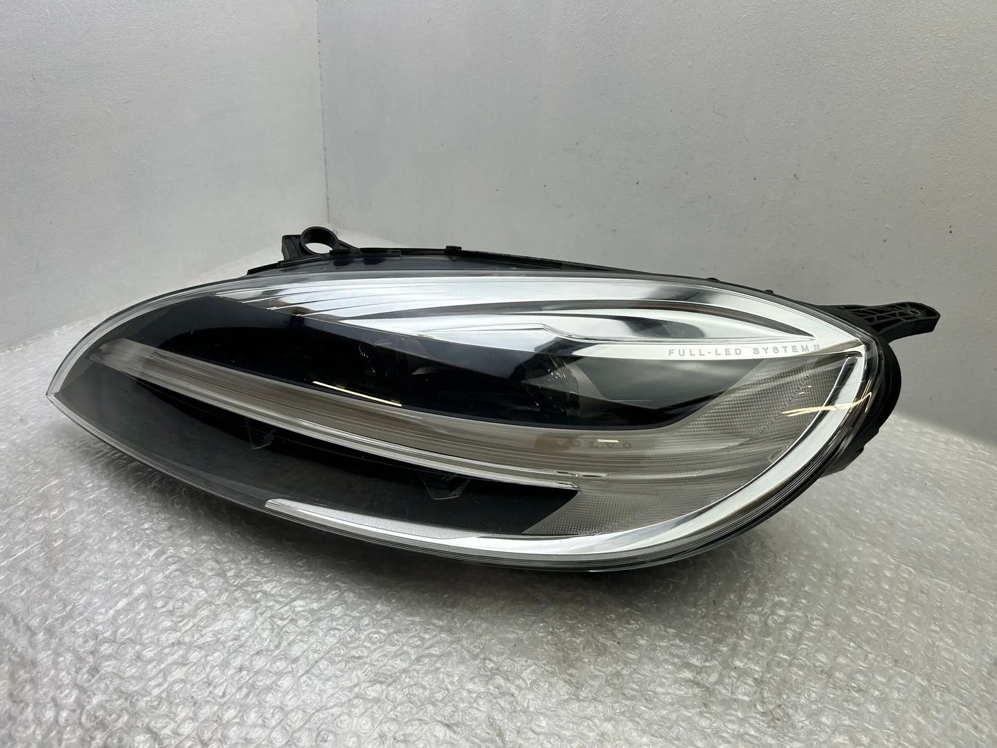 Original Volvo V40 LED Frontscheinwerfer links 31677018