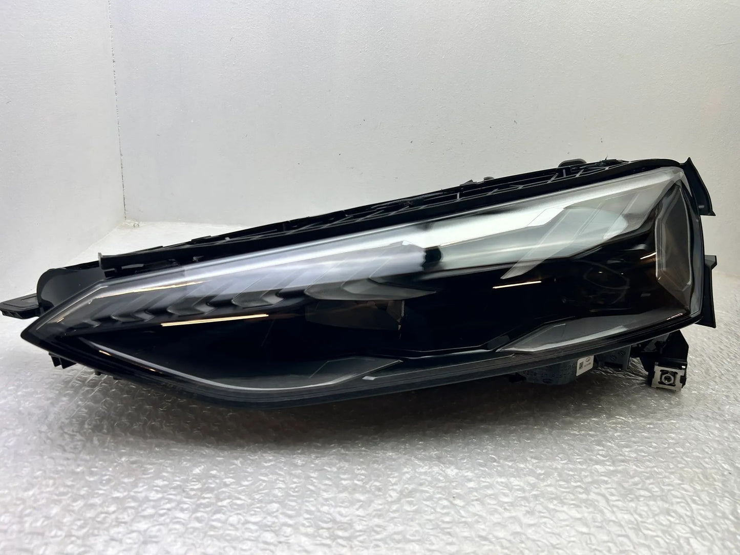 NEU original Audi e-tron GT RS LED Scheinwerfer links 4J3941035
