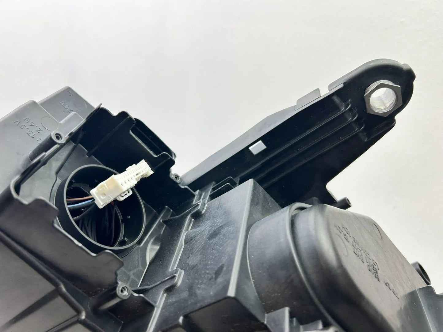 Original VW Passat B9 LED Scheinwerfer links 3J1941005