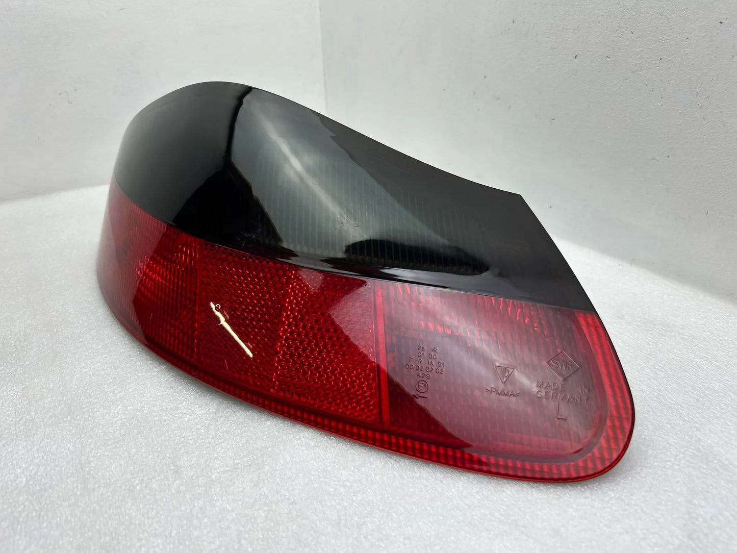 Porsche Boxster 986 Rückleuchte  links schwarz 98663140303