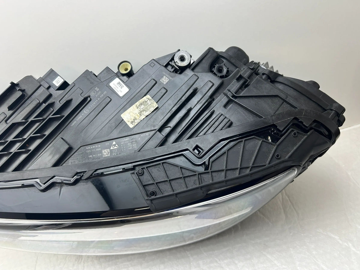Original Audi Q8 SQ8 LED Matrix Scheinwerfer links 4M8941039