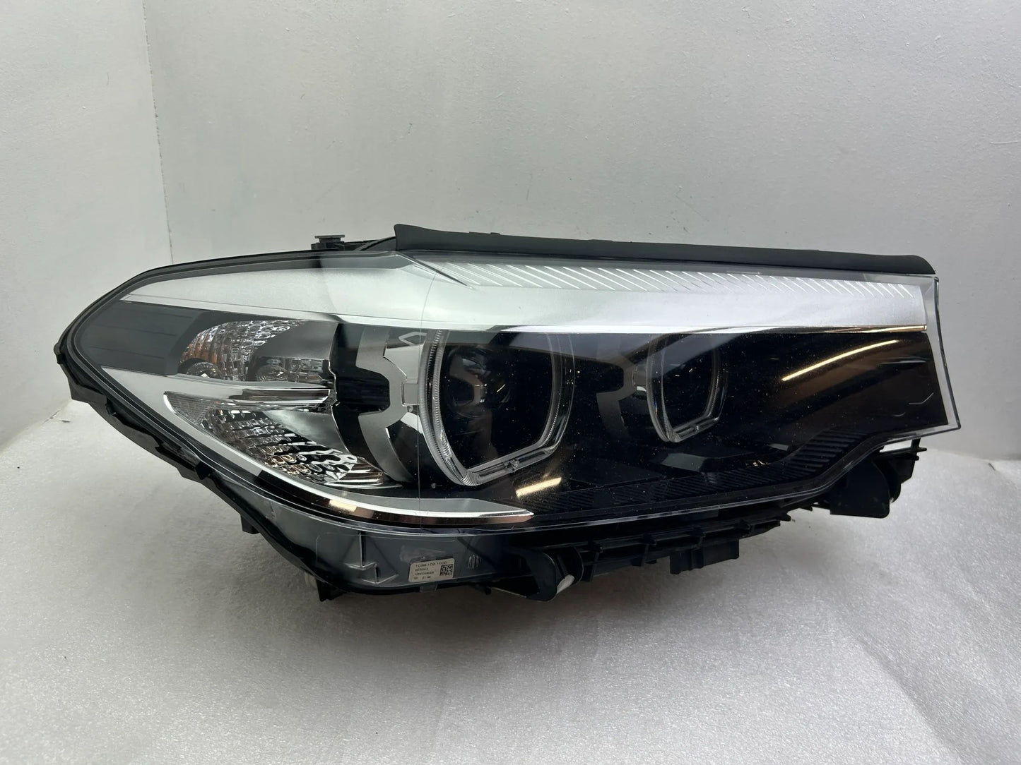 BMW 5er G30 G31 LED Scheinwerfer rechts Steuergeräte 8499112
