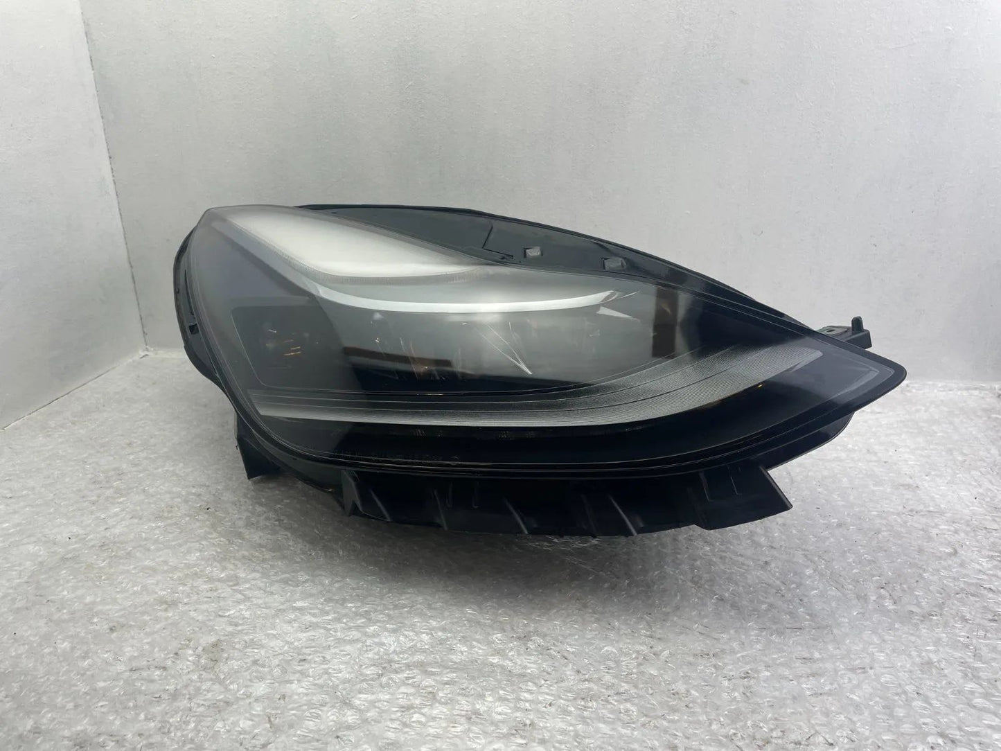 Original Tesla Model 3 LED Scheinwerfer rechts 1514953-00-D