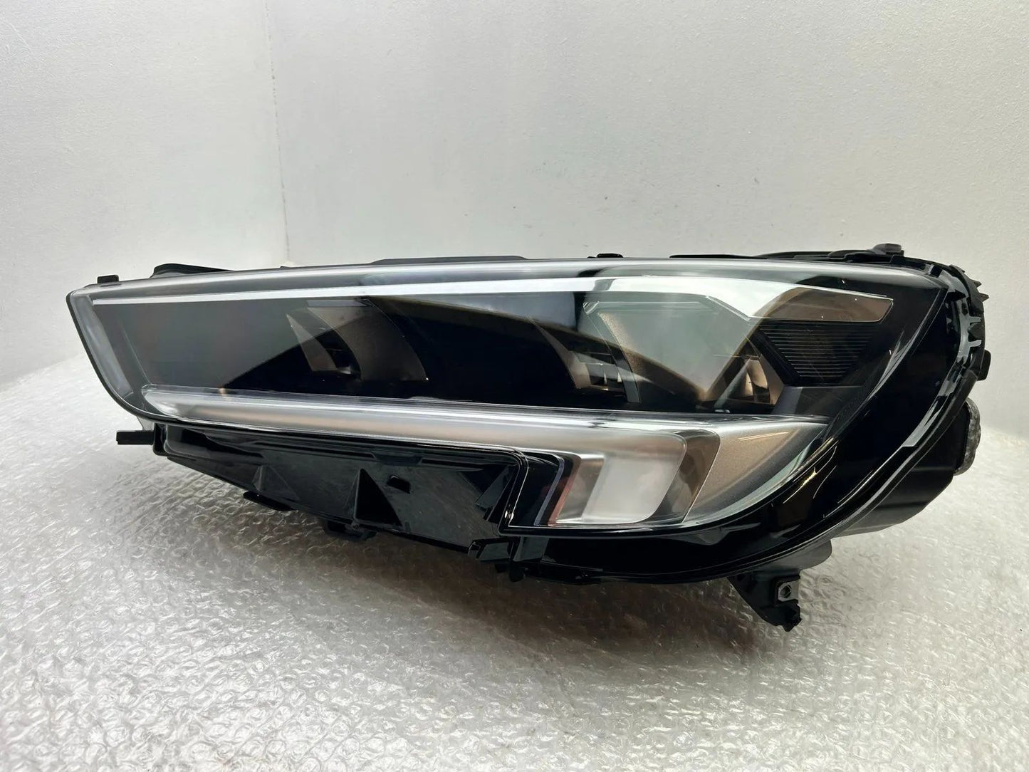 Opel Insignia B LED Scheinwerfer Frontscheinwerfer links 39136825