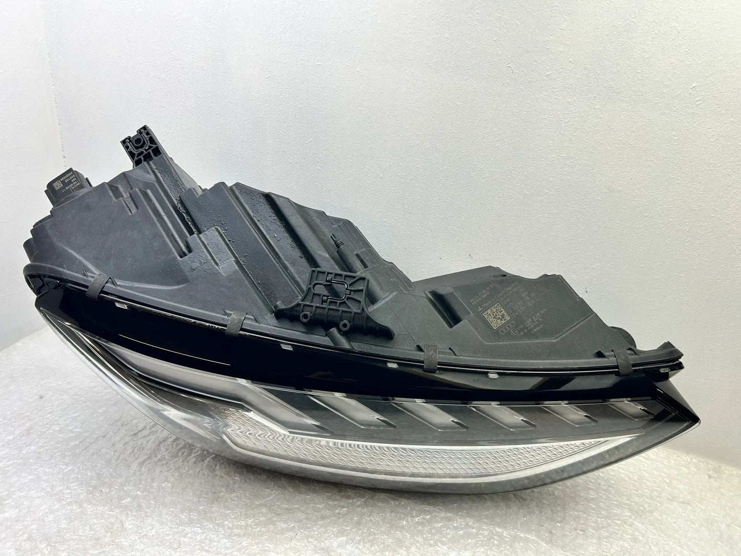 Original Audi A4 B9 8W LED Matrix Scheinwerfer rechts 8W0941036E