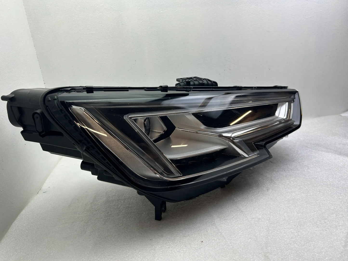 Original Audi A4 8W B9 LED Scheinwerfer rechts 8W0941034