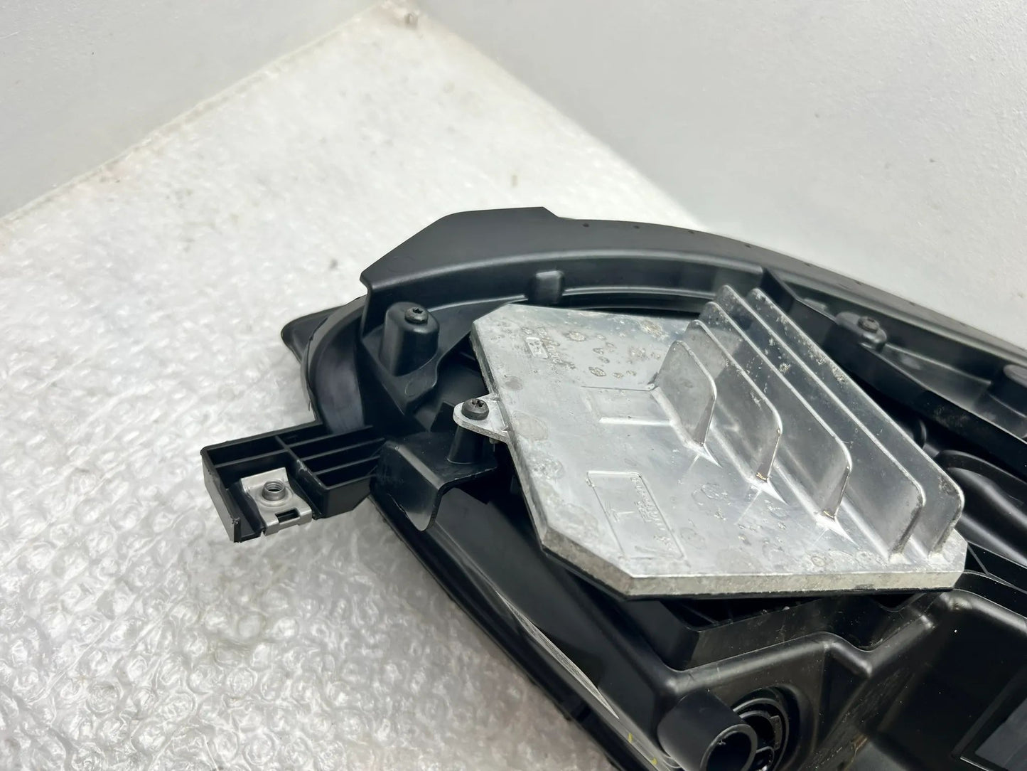 Original Tesla Model 3 LED Scheinwerfer links 1077375-00-C