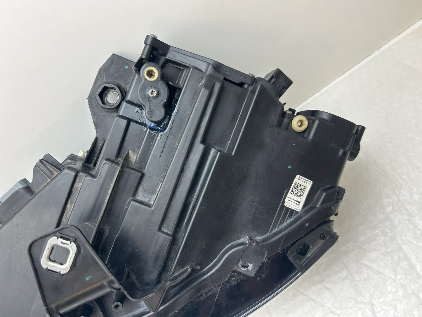 FRONTSCHEINWERFER LINKS VORNE 8V0941035