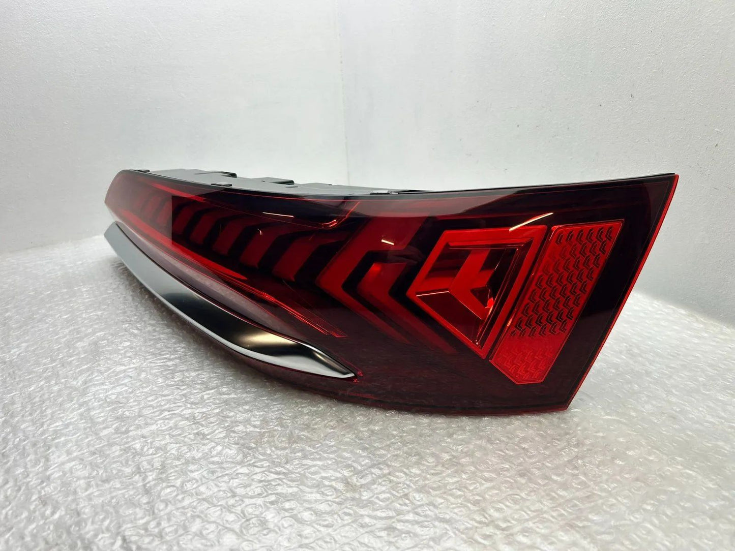 Original Audi Q7 4M LED Rückleuchte Rücklicht rechts 4M0945076