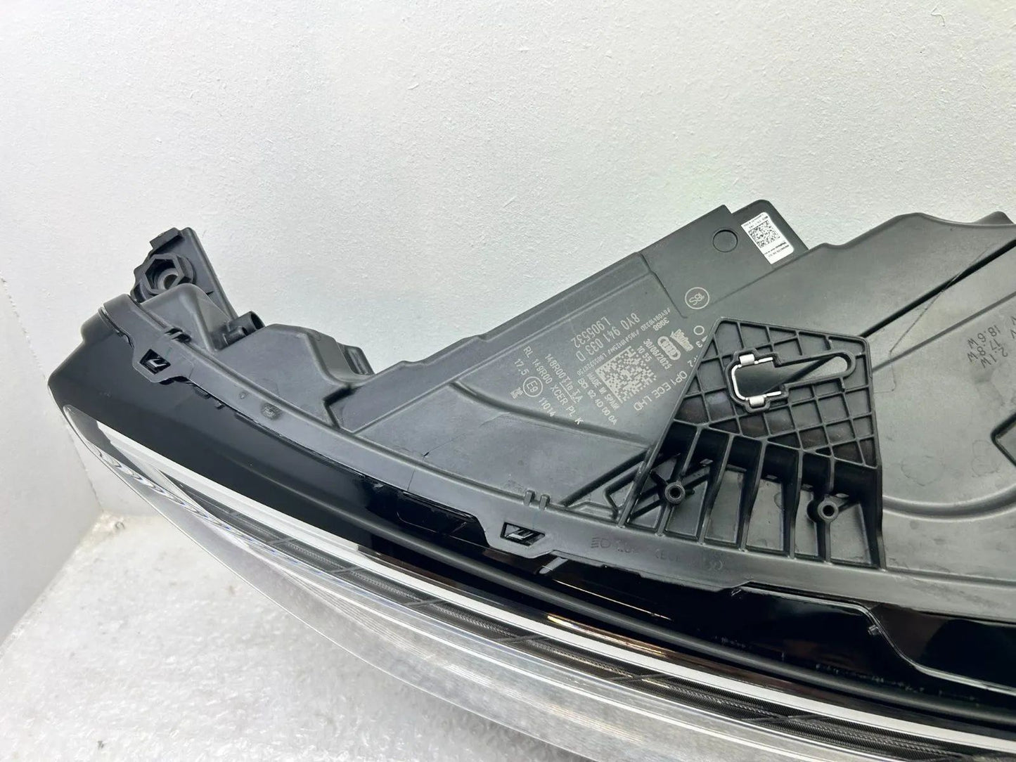 Original Audi A3 8Y LED Scheinwerfer links 8Y0941033D